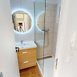 Renove Avec Climatisation Et Wifi En Dernier Etage, Vue A - Fr-1-196-383 Апартаменти Мантон