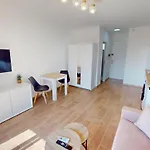 Renove Avec Climatisation Et Wifi En Dernier Etage, Vue A - Fr-1-196-383 * Мантон