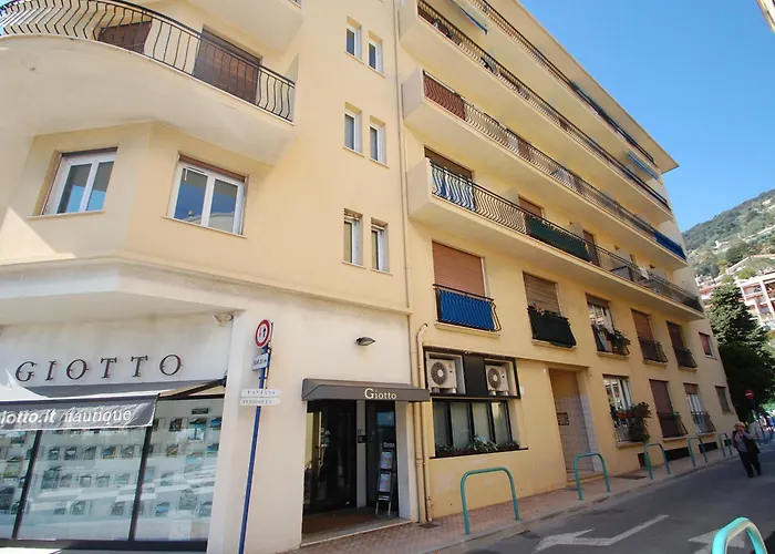 Apartment Renove Avec Climatisation Et Wifi En Dernier Etage, Vue A - Fr-1-196-383 Menton